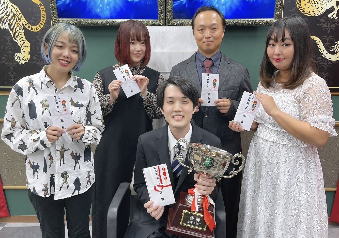 第5期新人王は藤原ますみ選手！ - RMU - 麻雀プロ団体